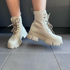 Ivory white Ankle boots, military style, fashionable and comfy size 8